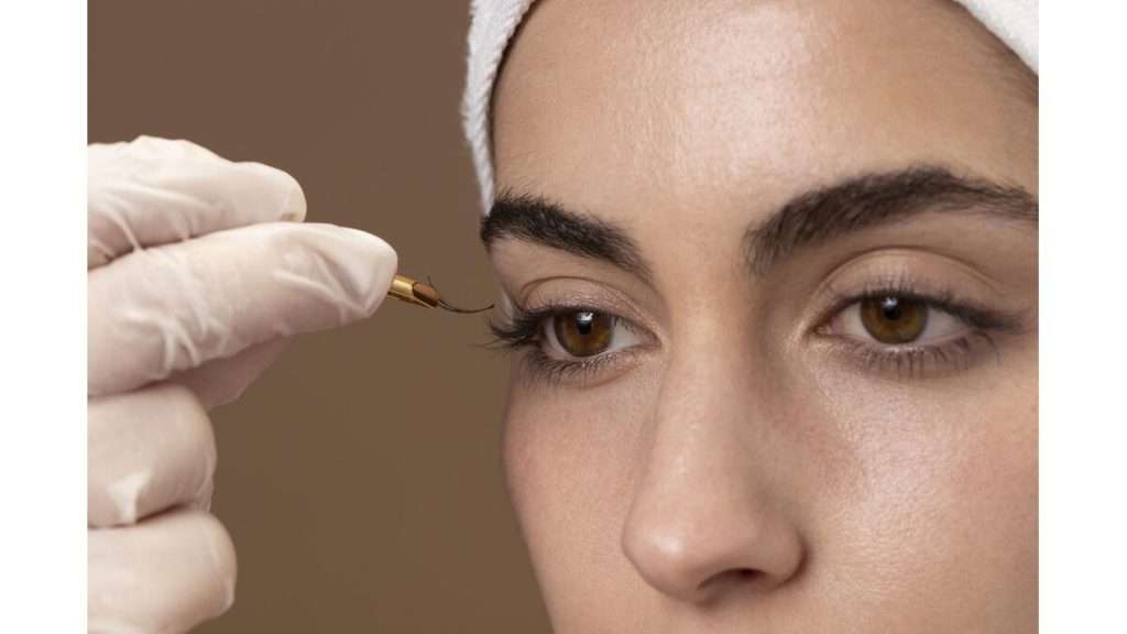 جذب نخها توسط بدن دلایل عدم دائمی بودن لیفت ابرو با نخ