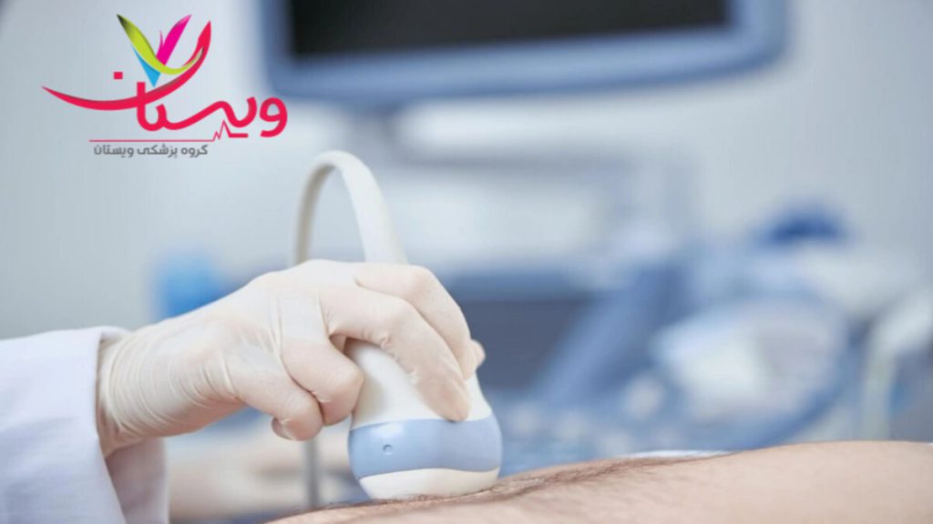 استفاده از دستگاه اکوکاردیوگرافی برای بیمار پزشک از دستگاه اکوکاردیوگرافی برای بیمار استفاده می کند