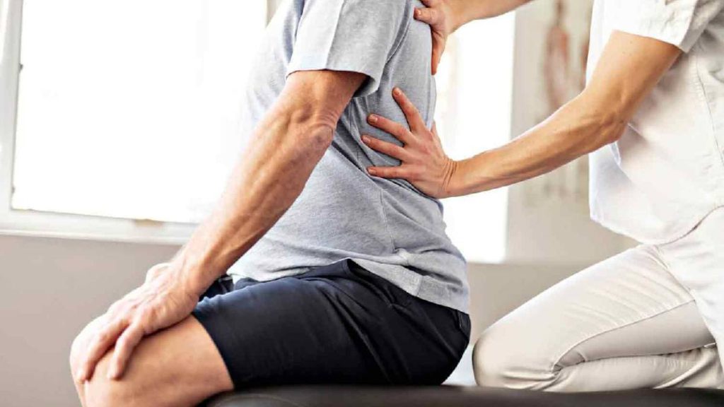 متخصص طب فیزیکی و توانبخشی ستون فقرات در تهران