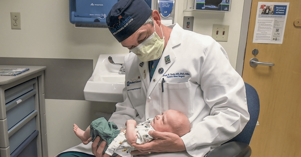 بهترین جراحان قلب کودکان در کلینیک ویستان